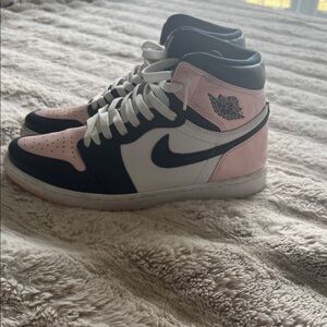 Nike Women's High-Top Sneakers in Light Pink, Black & White